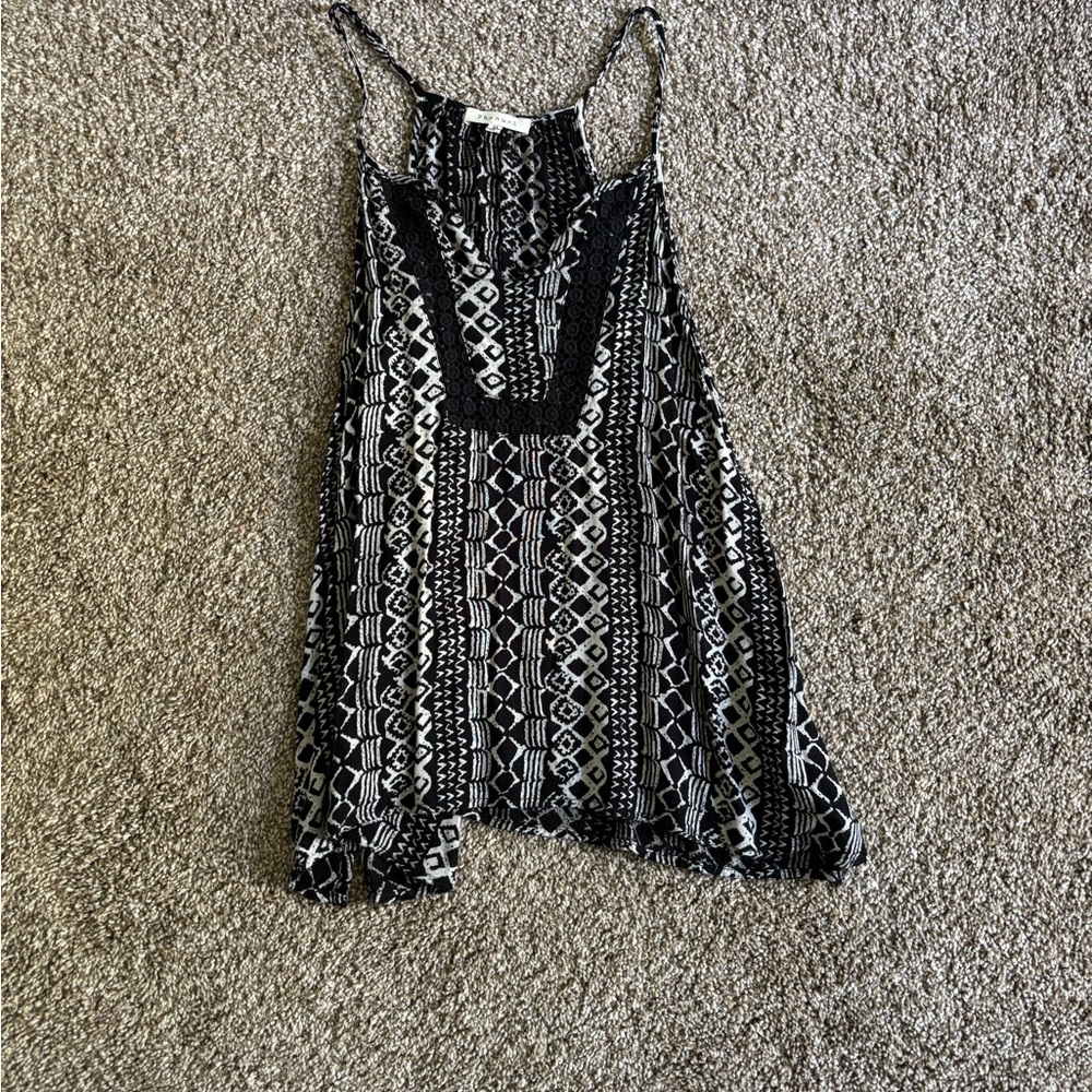 Black and White Geometric Patterned Tank Top